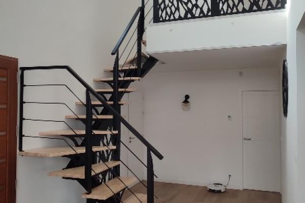 Réalisation d'un escalier deux quarts tournants métal bois et ses garde-corps à Héric 