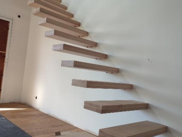 Réalisation d'un escalier type marches flottantes à Orvault